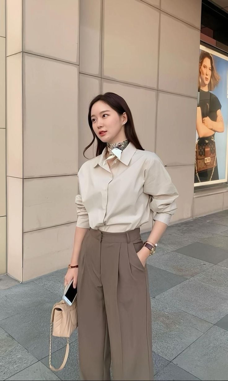 Oversized Beige Shirt and Wide Leg Brown Trousers Oversized Beige Shirt and Wide Leg Brown Trousers — Best Trendy Outfits