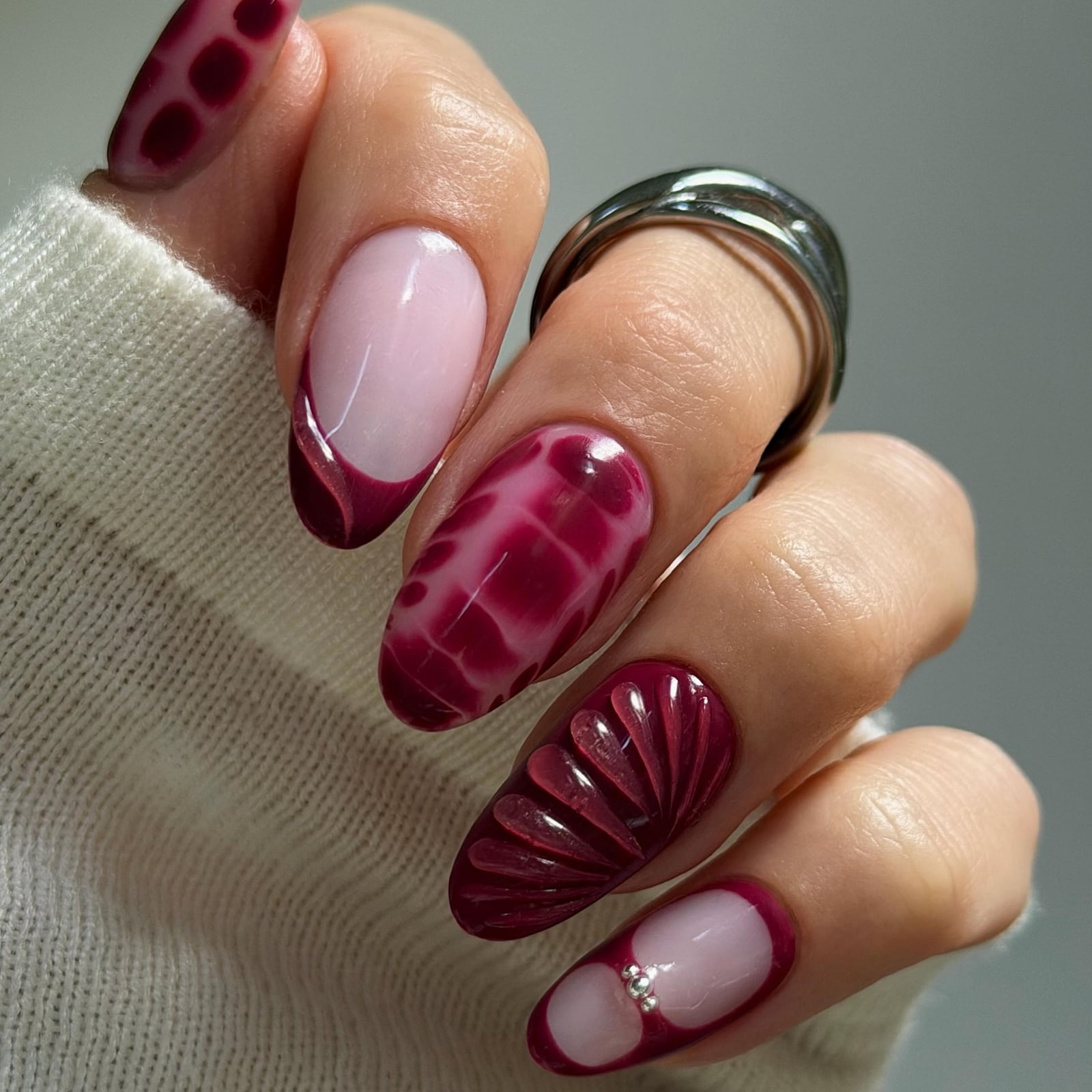 Medium Oval Dark Brown Cat-Eye Satin Nails Medium Oval Dark Brown Cat-Eye Satin Nails — Best Unique Nails