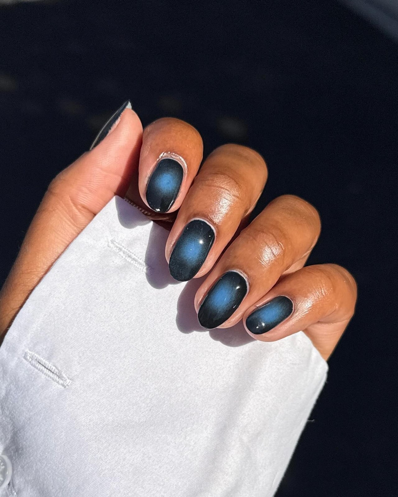 Short Oval Nails With Bat Silhouettes on Glitter — Black Nails Art Ideas