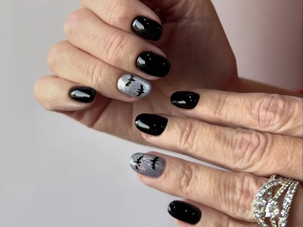 Long Sharp Nails With Black French Tip and Gold Stars, Close-Up Take — Black Nails Art Ideas