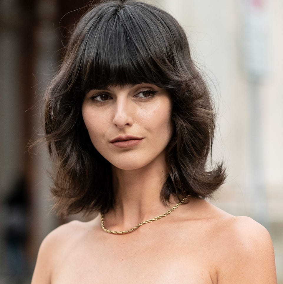 Shoulder Length Shag With Curtain Bangs Shoulder Length Shag With Curtain Bangs — Brunette Hair Inspiration