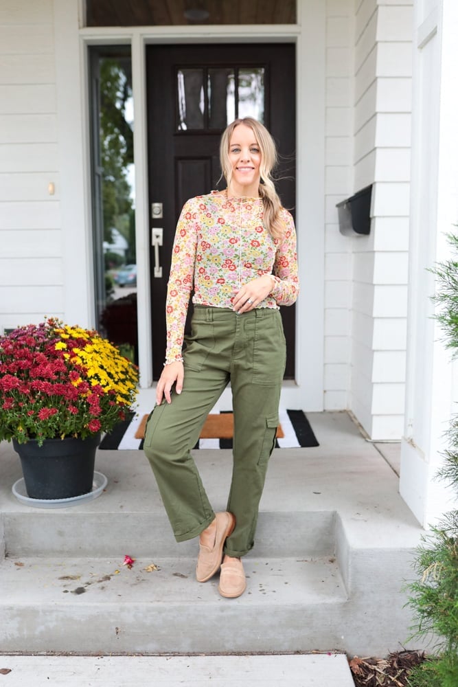 Straight Leg Green Cargo Pants with Floral Top — Chic Green Cargo Pants Outfit