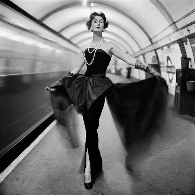 Strapless Gown with Voluminous Skirt Strapless Gown with Voluminous Skirt — Classy 60s Outfits