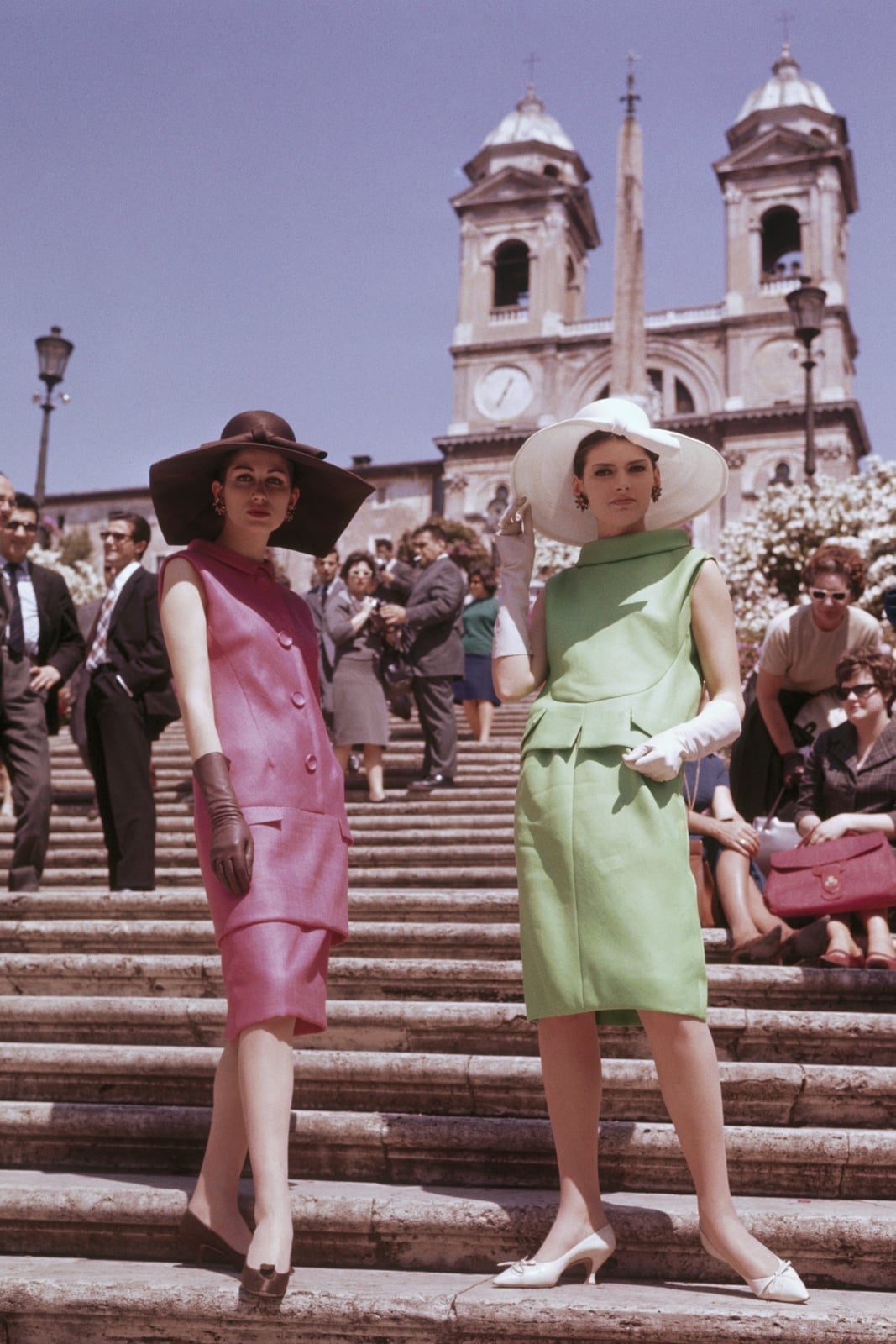 Pink Sleeveless Shift Dress with Hat Pink Sleeveless Shift Dress with Hat — Classy 60s Outfits
