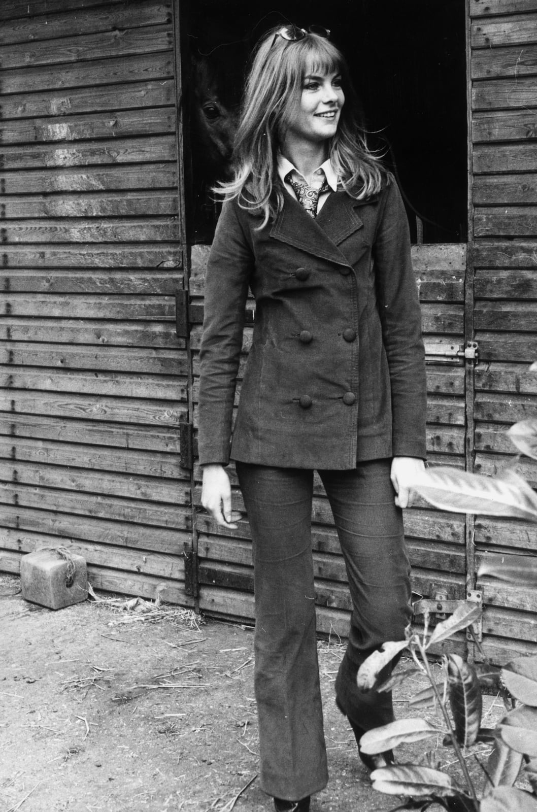 Double-Breasted Blazer with Flared Trousers Double-Breasted Blazer with Flared Trousers — Classy 60s Outfits