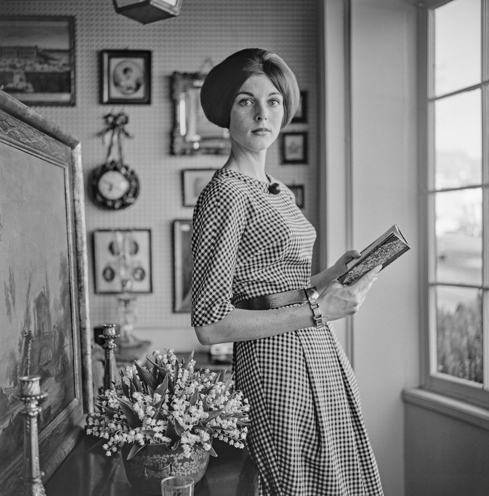 Black and White Gingham A-Line Dress, Close-Up Take Black and White Gingham A-Line Dress, Close-Up Take — Classy 60s Outfits