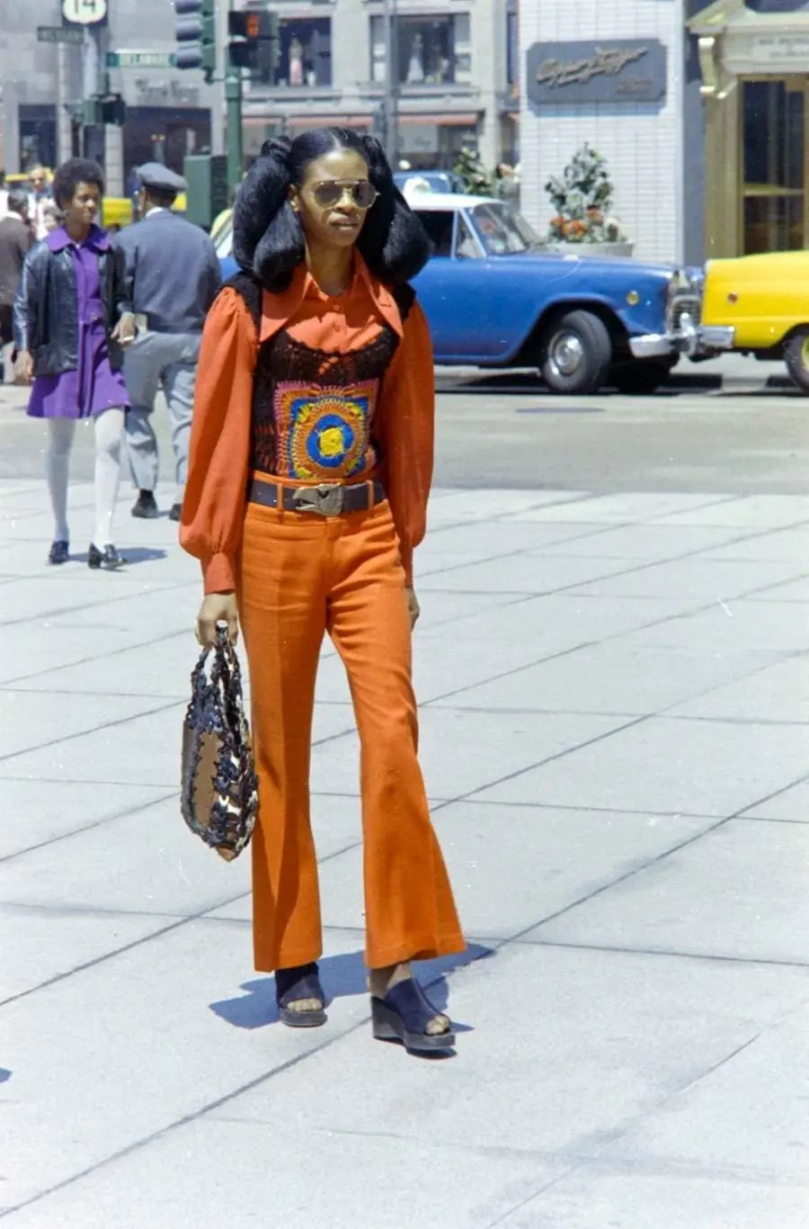 Crochet Vest and Bell-Bottom Trousers Crochet Vest and Bell-Bottom Trousers — Classy 70s Outfits