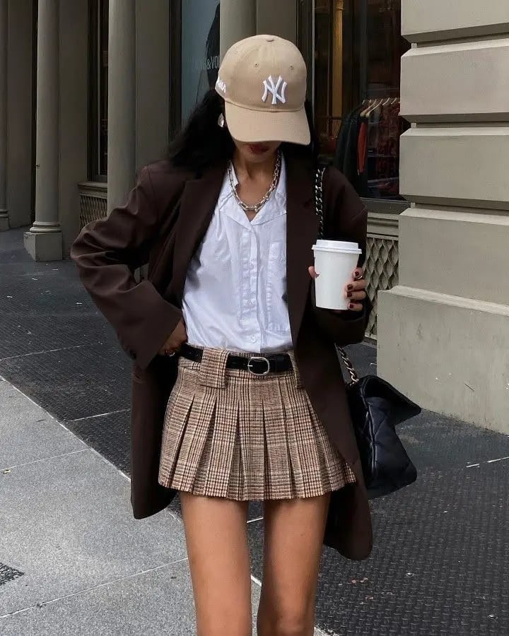 Oversized Blazer and Plaid Mini Skirt Oversized Blazer and Plaid Mini Skirt — Classy 90s Outfits