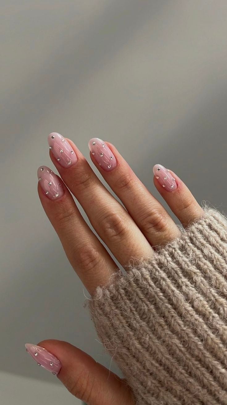 Sheer Pink Rhinestone Medium Oval Nails With Glossy With Glitter Sheer Pink Rhinestone Medium Oval Nails With Glossy With Glitter — Classy Acrylic Nails