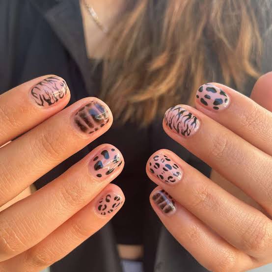Mixed Animal Print Short Oval Nails — Classy Animal Print Nails