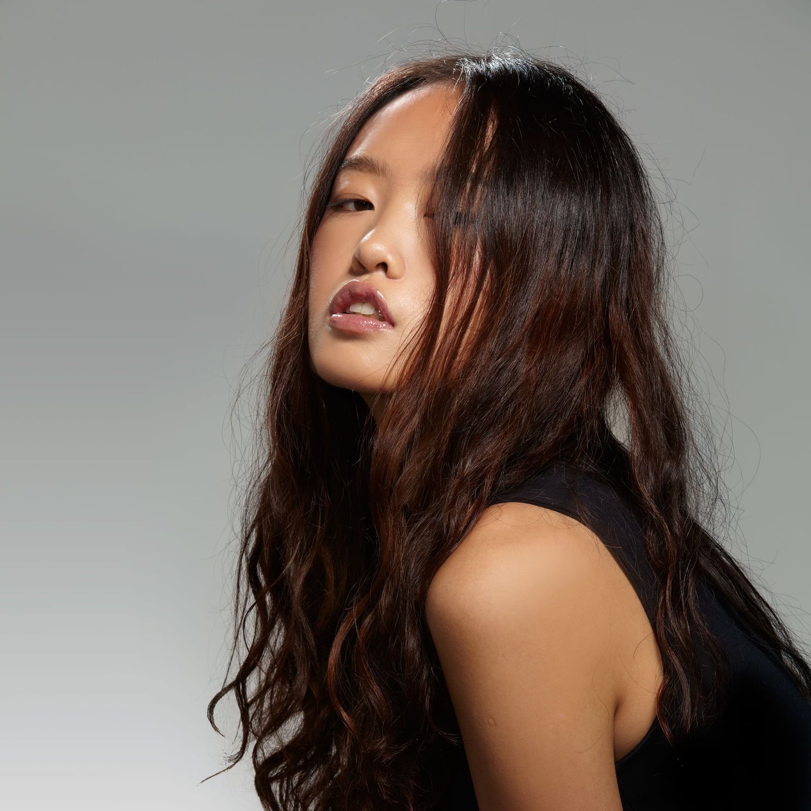Mid-Back Natural Waves With Subtle Highlights — Classy Asian Hairstyles