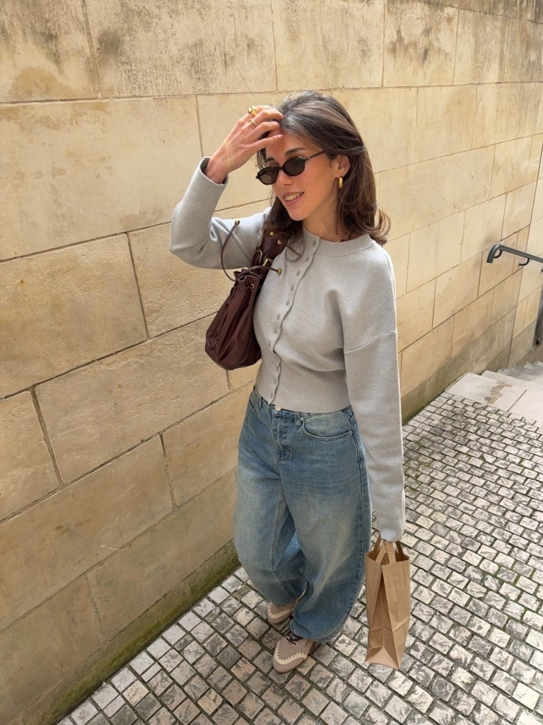 Oversized Baggy Jeans with Cropped Knit Cardigan — Classy Baggy Outfits