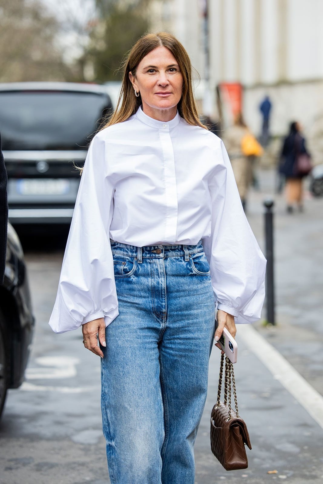 Baggy Blue Jeans with Voluminous Sleeve Shirt — Classy Baggy Outfits