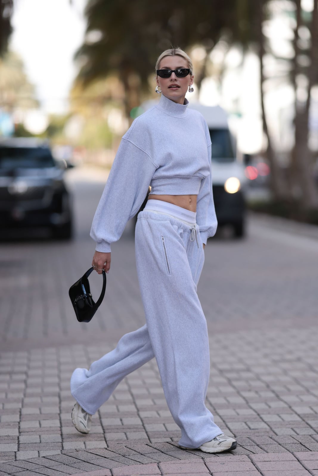 Wide Leg Dark Grey Pants with Oversized Cropped Sweater — Classy Baggy Outfits
