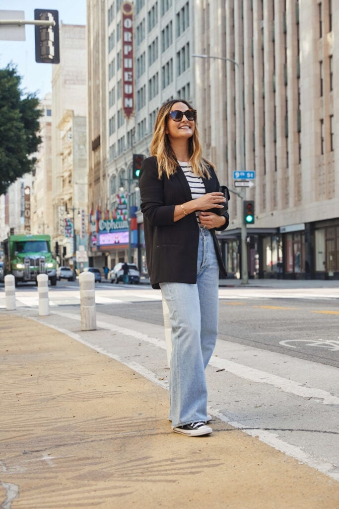 Oversized Wide Leg Jeans with Oversized Blazer — Classy Baggy Outfits