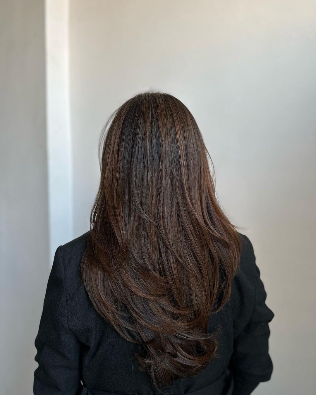 Mid-Back Straight Layers With Caramel Balayage — Classy Balayage Hair