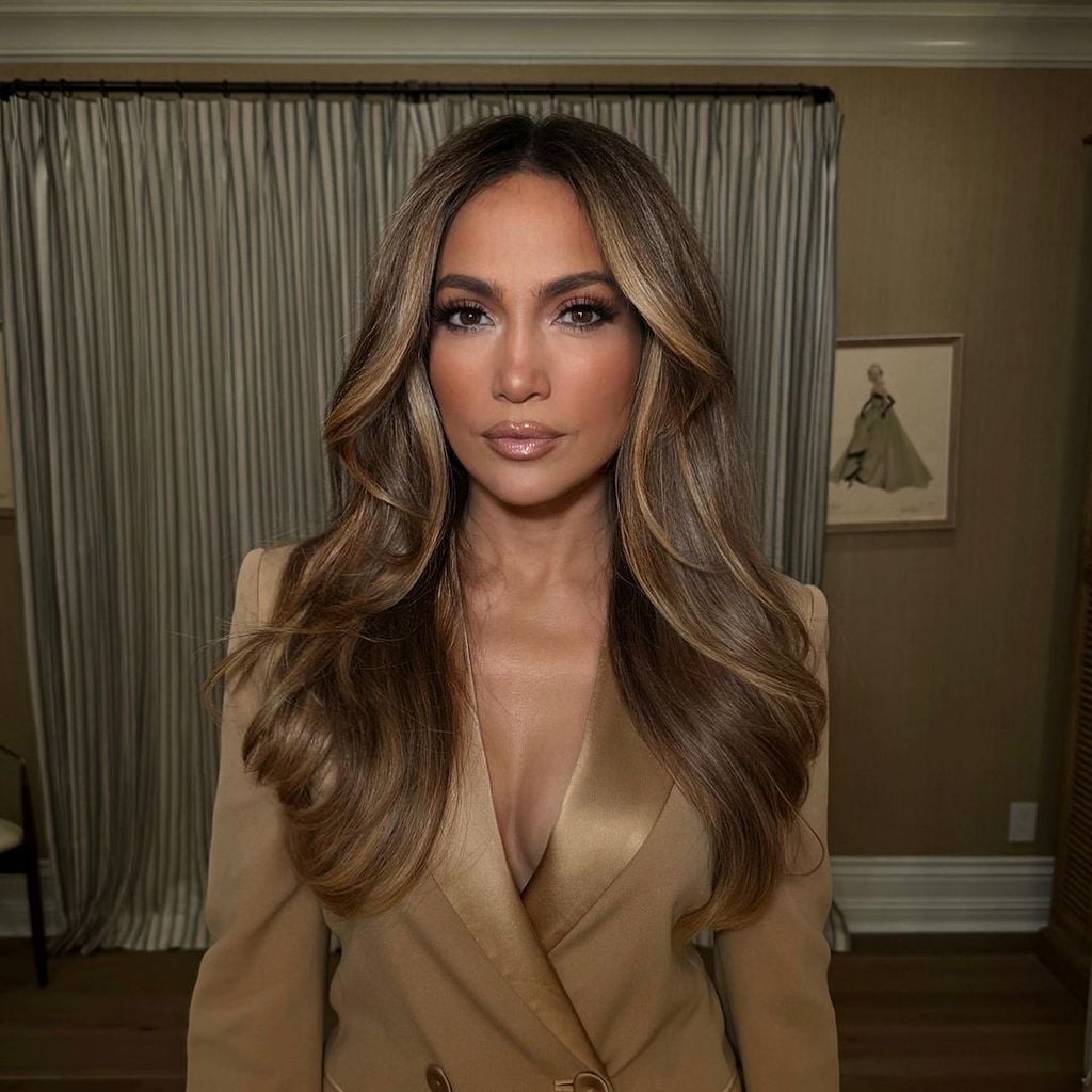 Brunette Collarbone Cut With Blonde Balayage — Classy Balayage Hair