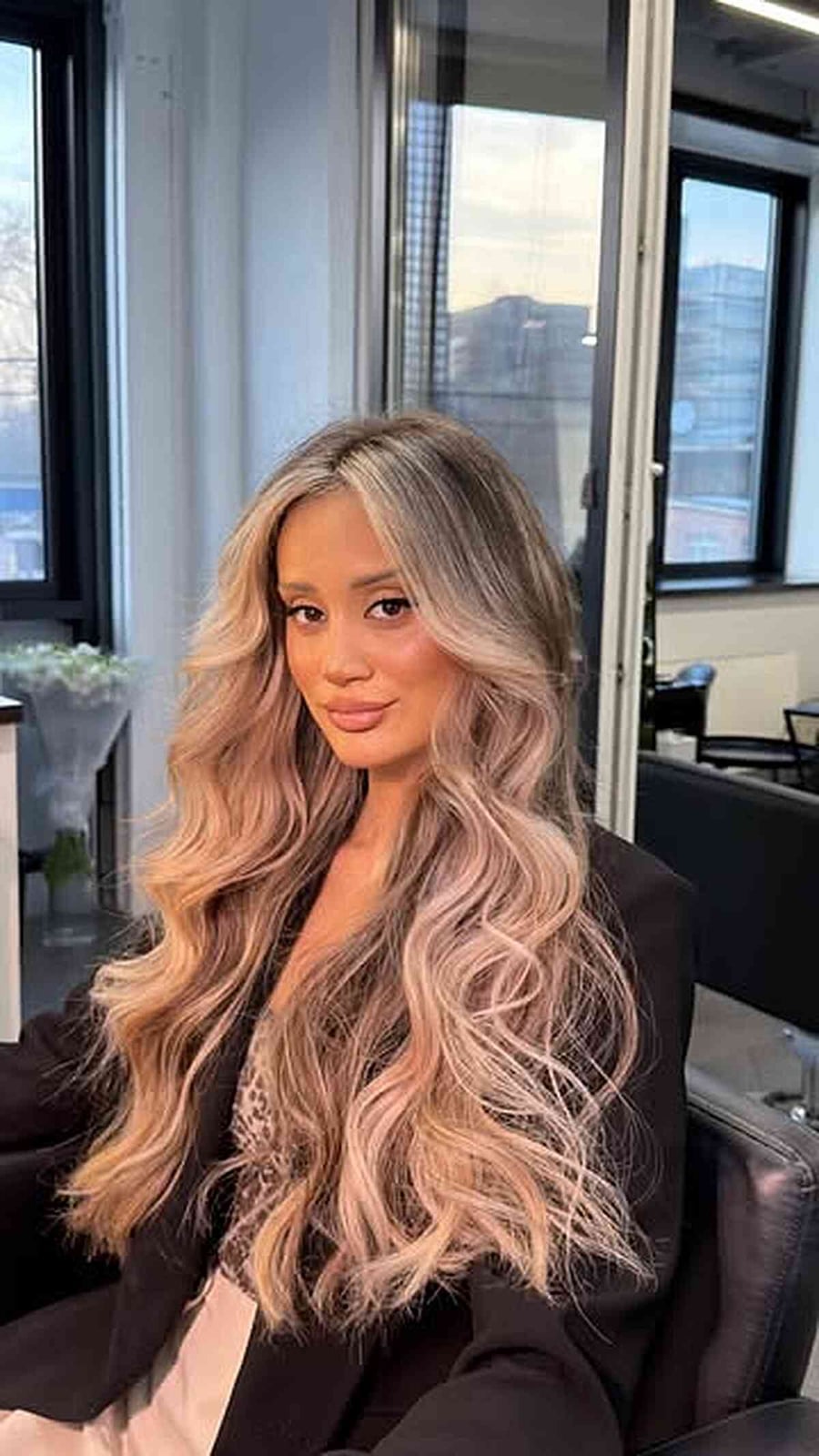 Collarbone Beige Blonde Balayage Lob — Classy Balayage Hair Blonde