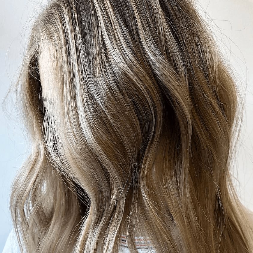 Mid-Back Creamy Blonde Balayage With Loose Curls — Classy Balayage Hair Blonde