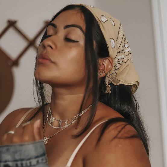 Shoulder Length Loose Waves With Paisley Headband — Classy Bandana Hair