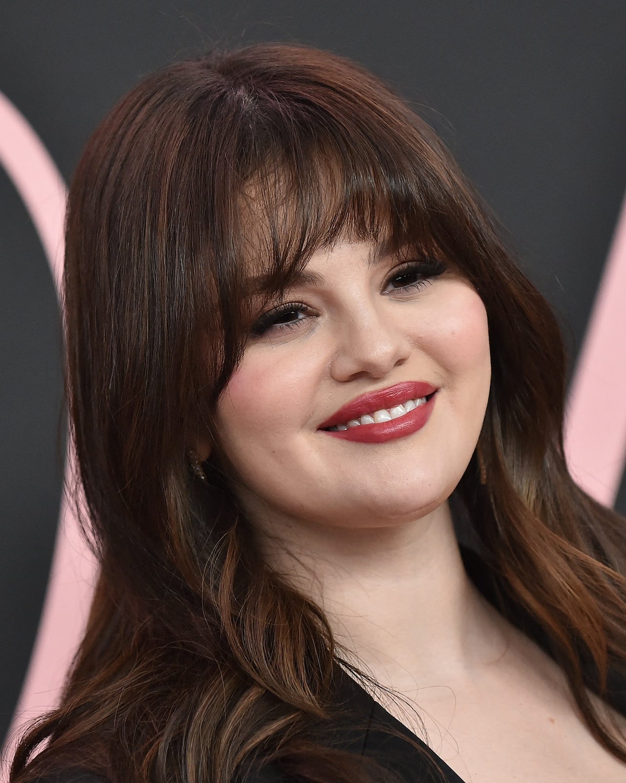 Collarbone Layers With Polished Curtain Bangs, Straight Collarbone Layers With Polished Curtain Bangs, Straight — Classy Bangs for Round Face