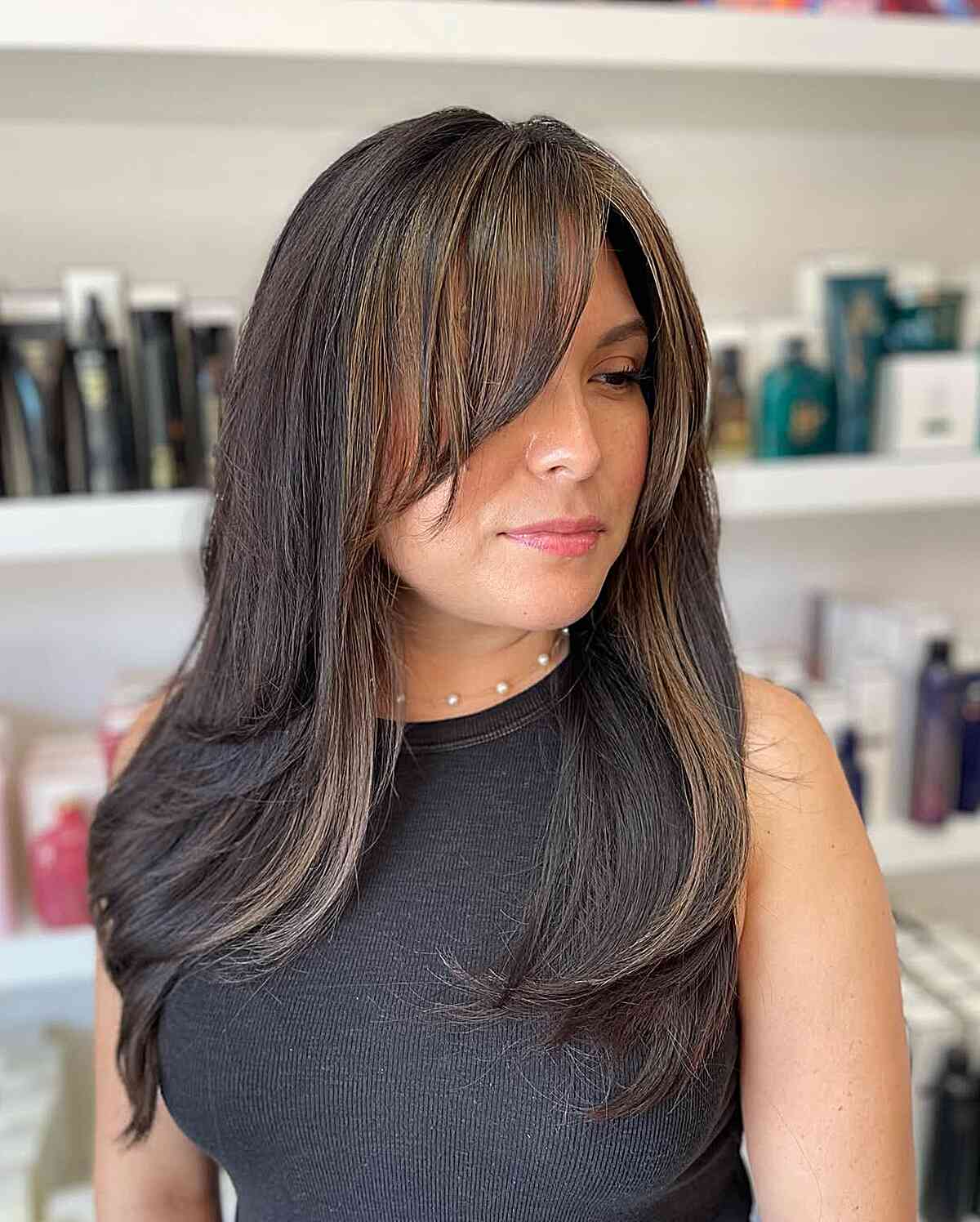 Mid-Back Layers With Face-Framing Bangs and Loose Waves Mid-Back Layers With Face-Framing Bangs and Loose Waves — Classy Bangs for Round Face