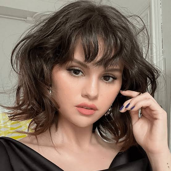 Collarbone Layers With Textured Curtain Bangs, Dark Brown Collarbone Layers With Textured Curtain Bangs, Dark Brown — Classy Bangs for Round Face