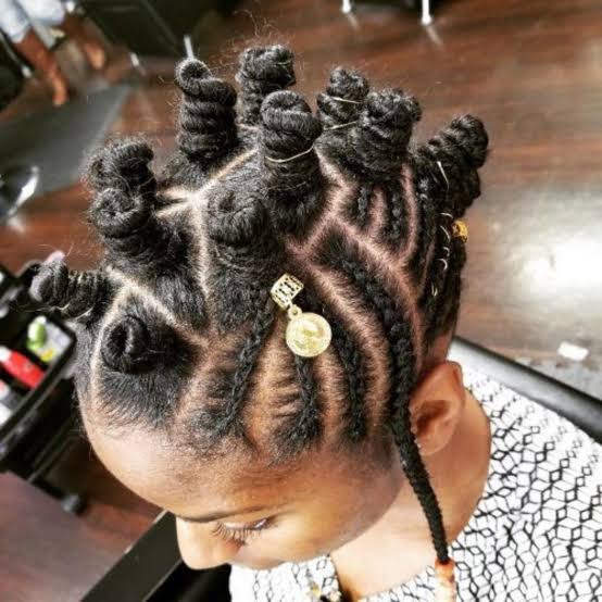 Intricate Bantu Knots Gold Accessories — Classy Bantu Knots Hairstyles