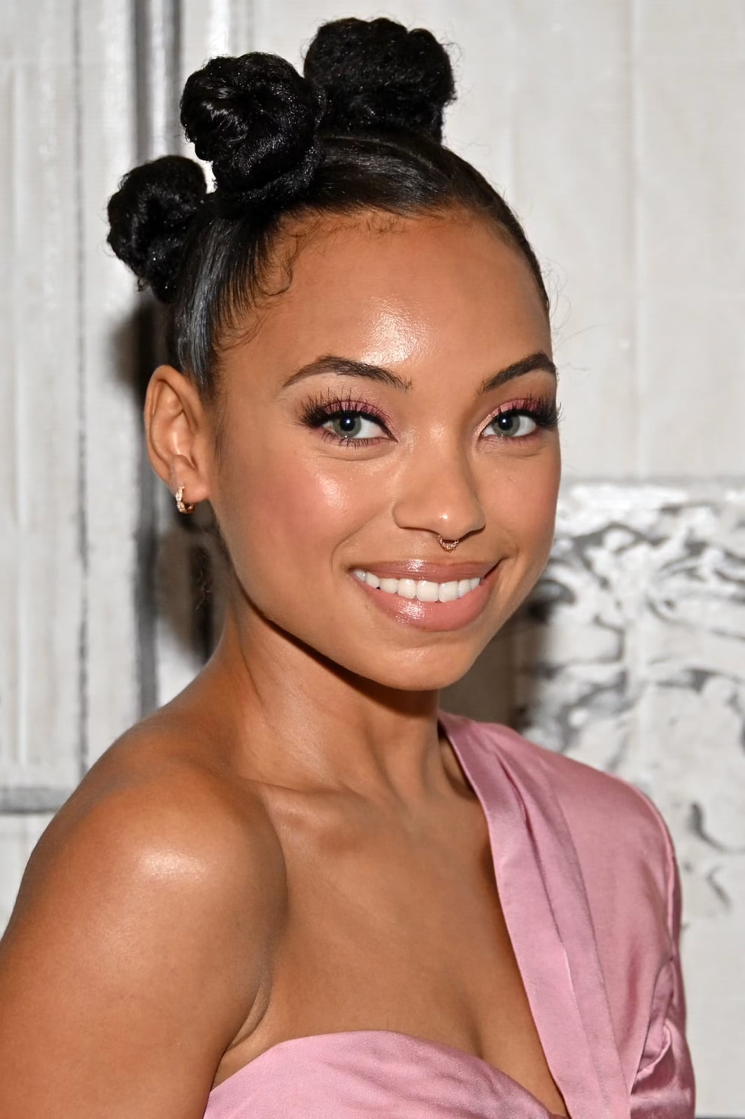 Small Bantu Knots Rounded Silhouette — Classy Bantu Knots Hairstyles