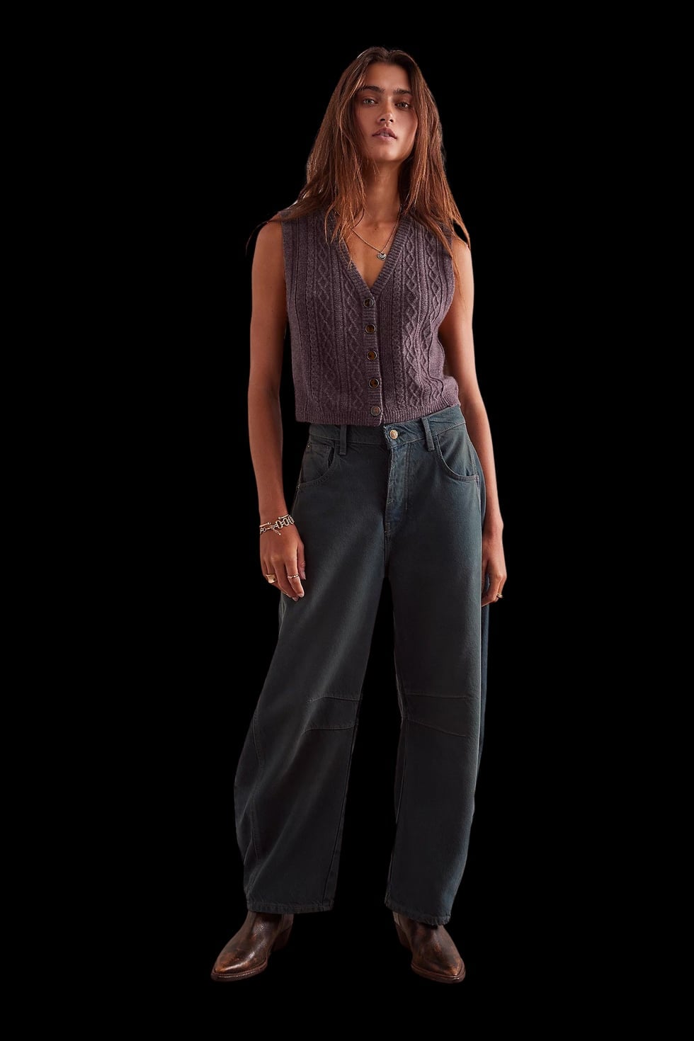 Dark Wash Barrel Jeans With Purple Cable Knit Vest Dark Wash Barrel Jeans With Purple Cable Knit Vest — Classy Barrel Jeans Outfits