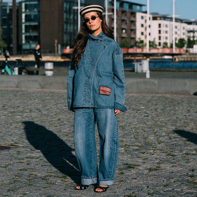 Matching Denim Jacket And Barrel Jeans Set With Black Studded Slides Matching Denim Jacket And Barrel Jeans Set With Black Studded Slides — Classy Barrel Jeans Outfits