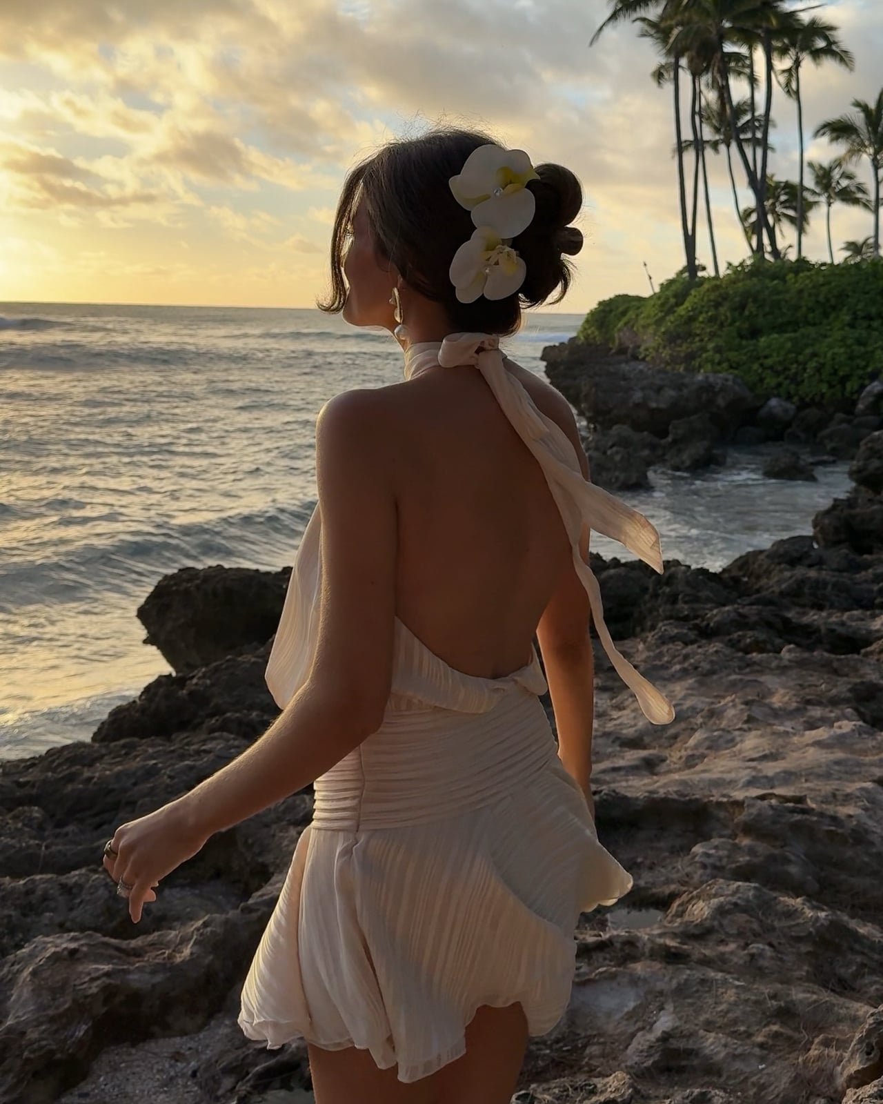 Flowy White Linen Halter Dress with Hair Flower, Close-Up Take — Classy Beach Waves