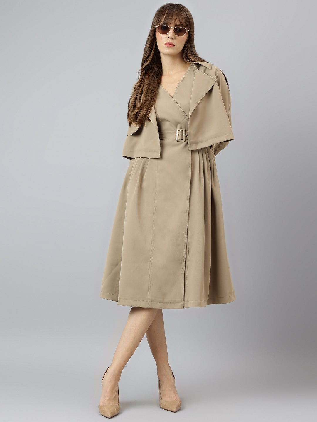 Monochromatic Beige Trench Coat Dress With Smooth Woven Fabric Monochromatic Beige Trench Coat Dress With Smooth Woven Fabric — Classy Beige Outfits