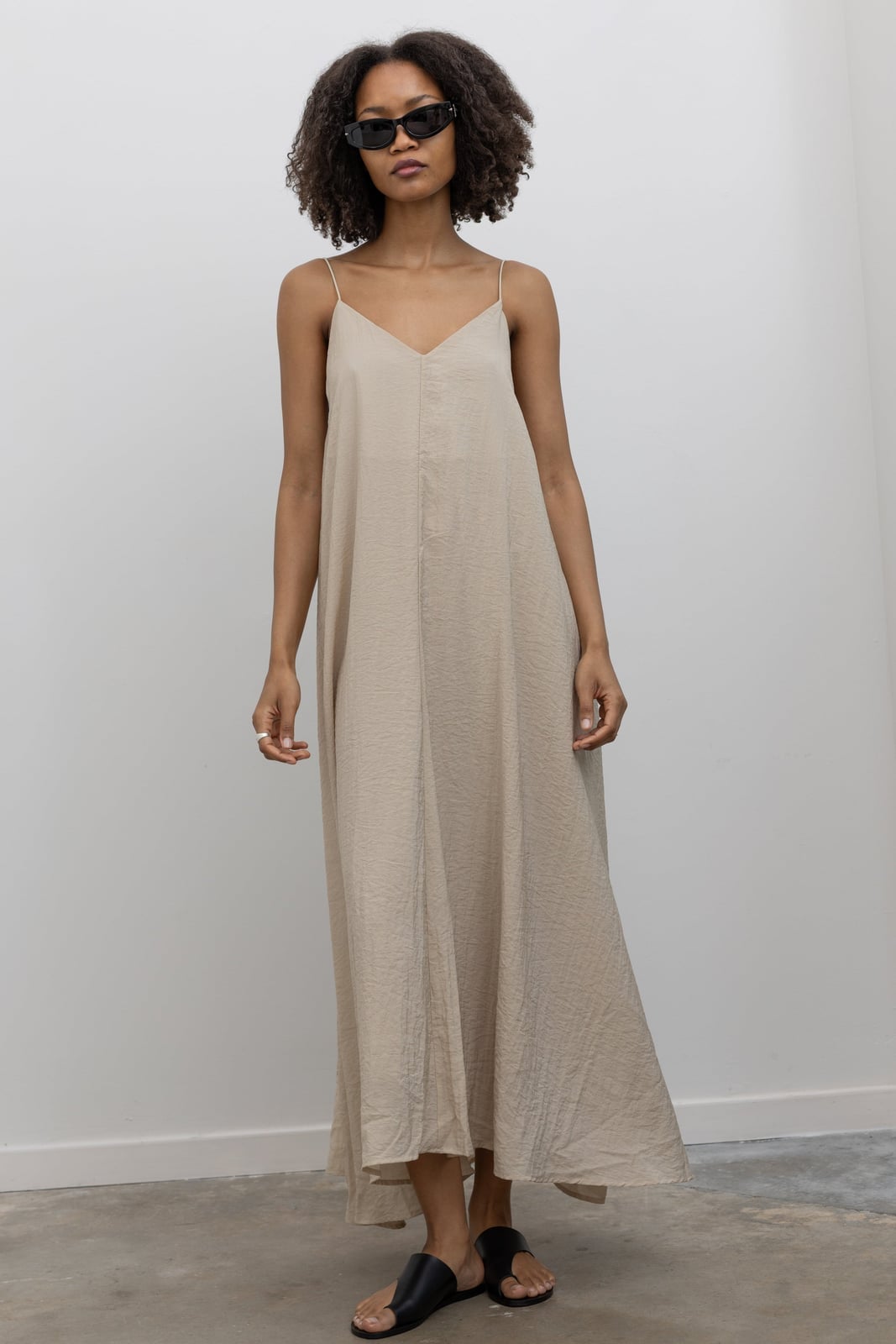 Casual Minimalist Beige Maxi Dress Casual Minimalist Beige Maxi Dress — Classy Beige Outfits
