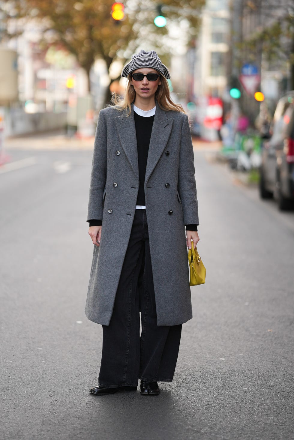 Wide Leg Black Jeans with a Grey Double-Breasted Coat Wide Leg Black Jeans with a Grey Double-Breasted Coat — Classy Black Jeans Outfits