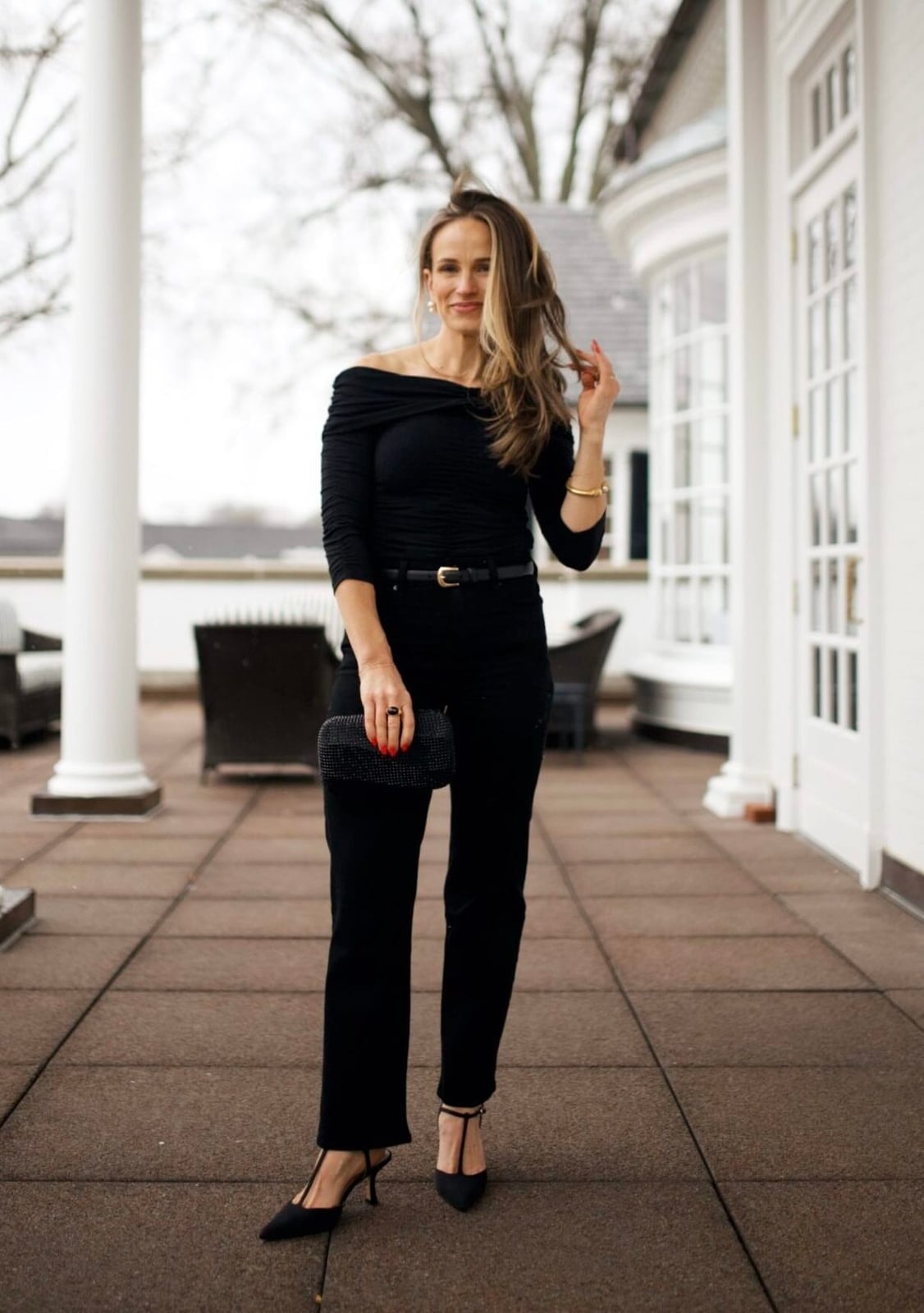 Black Straight Leg Jeans and an Off-The-Shoulder Top Black Straight Leg Jeans and an Off-The-Shoulder Top — Classy Black Jeans Outfits