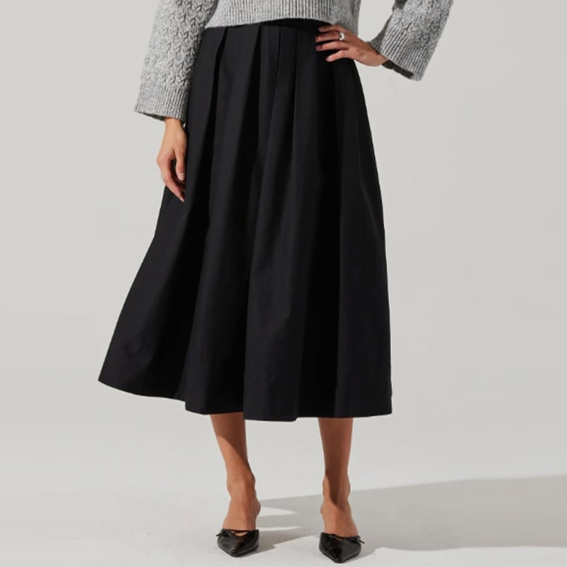 Pleated Black Midi Skirt With Grey Knit Sweater — Classy Black Midi Skirt Outfit