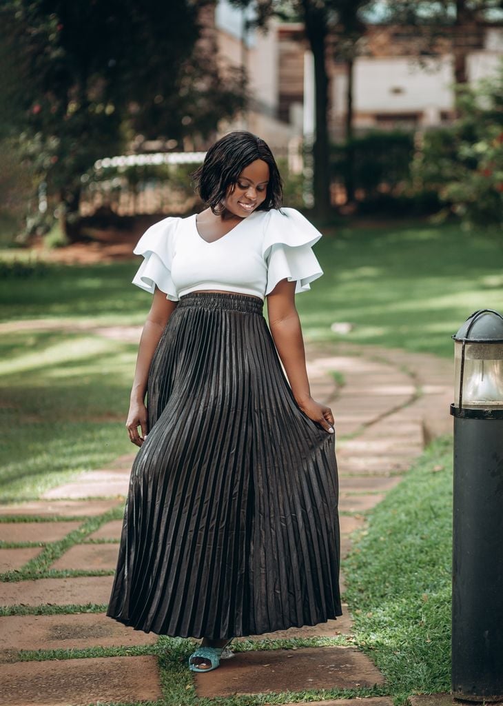 Black Pleated Maxi Skirt with White Ruffled Crop Top — Classy Black Skirt Outfit