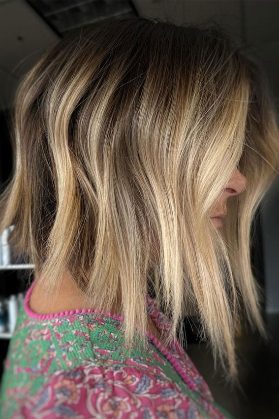 Collarbone Blunt Bob With Blonde Balayage — Classy Blonde Highlights on Dark Hair