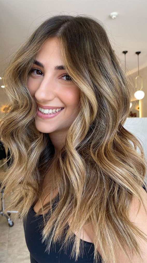 Shoulder Length With Contrasting Blonde Streaks — Classy Blonde Highlights on Dark Hair