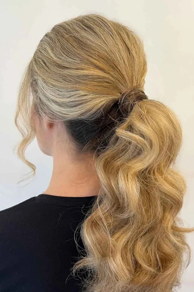 Loose Honey Blonde Ponytail With Side Parting, Mid-Back Loose Honey Blonde Ponytail With Side Parting, Mid-Back — Classy Blonde Ponytail