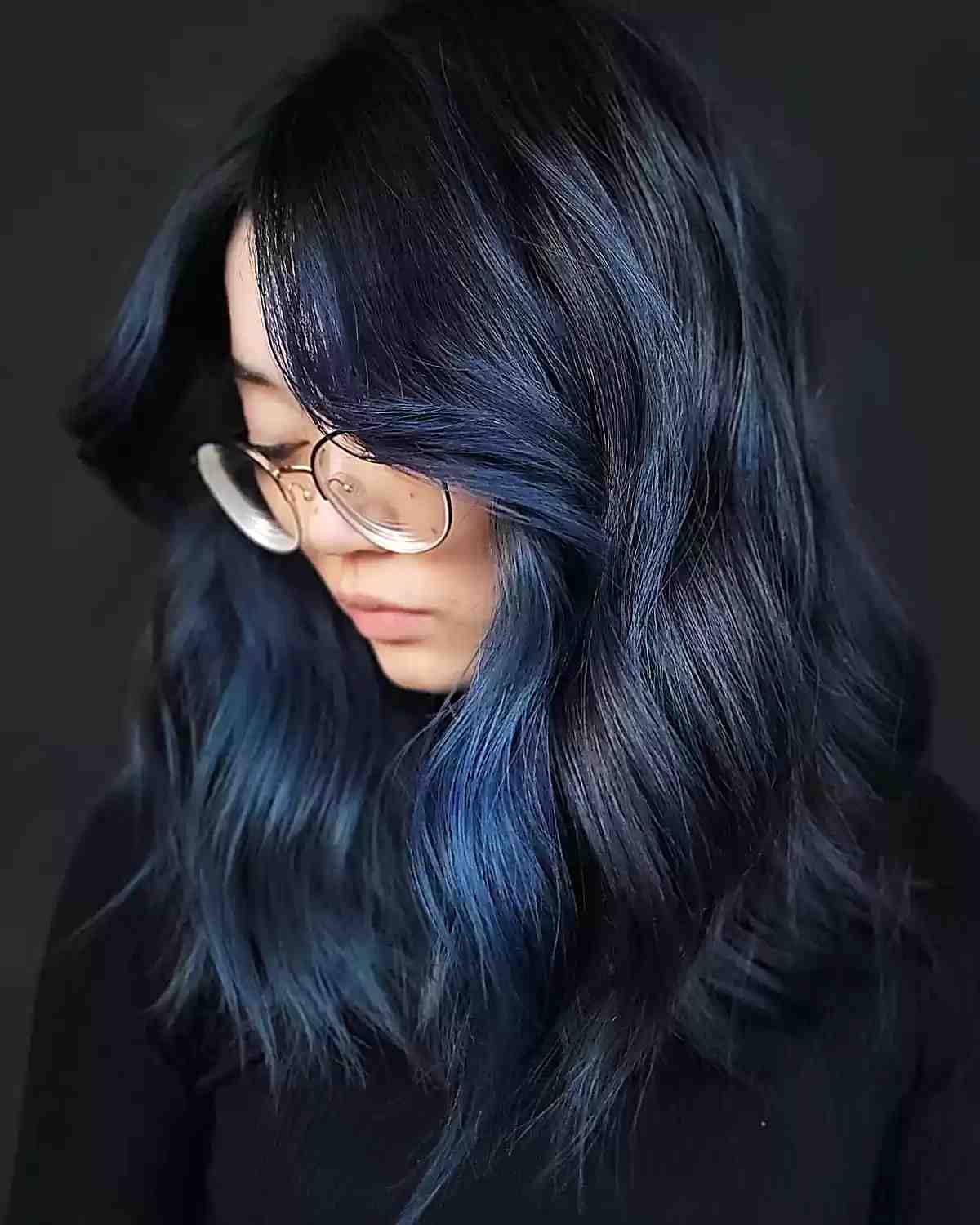 Mid-Back Length With Deep Blue Highlights And Side Swept Fringe Mid-Back Length With Deep Blue Highlights And Side Swept Fringe — Classy Blue Highlights