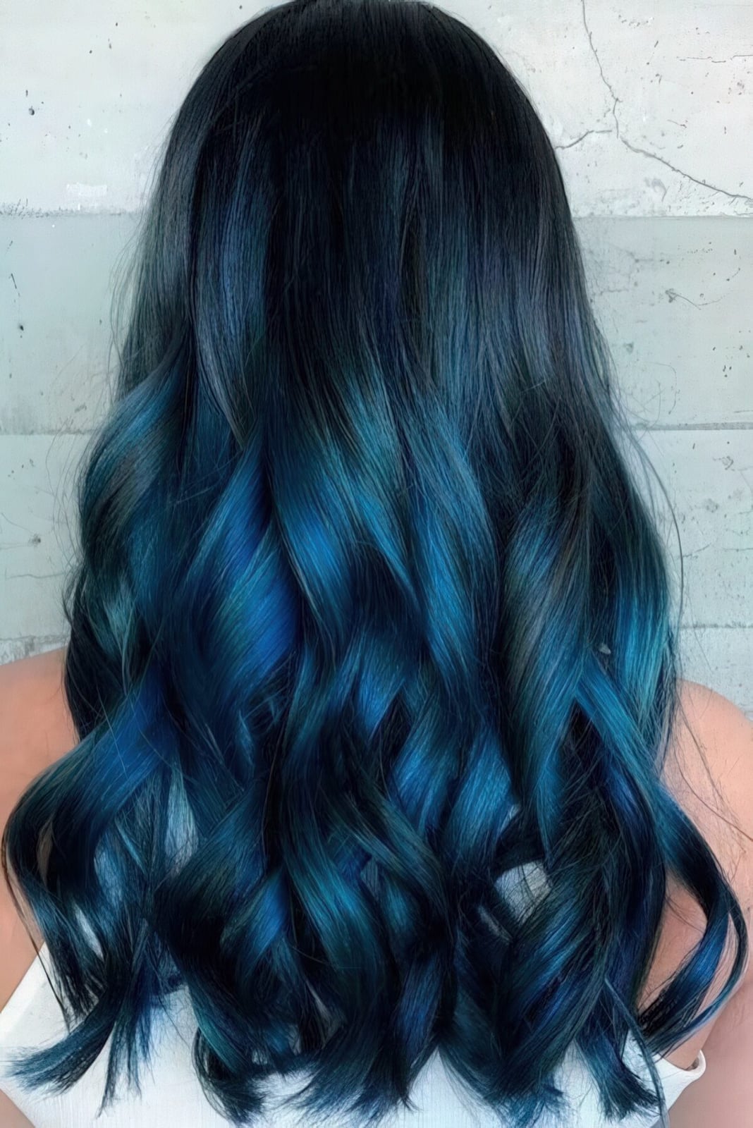 Collarbone Bob With Blue Balayage Collarbone Bob With Blue Balayage — Classy Blue Highlights