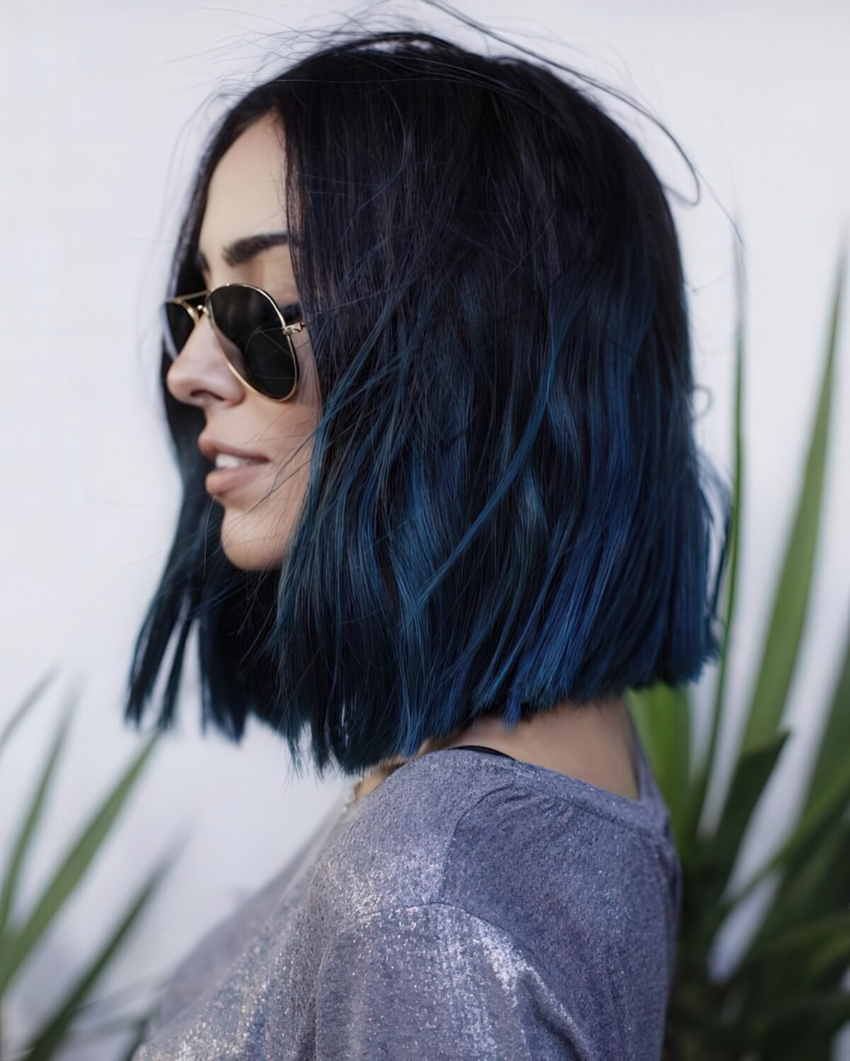 Collarbone Bob With Striking Blue Highlights Collarbone Bob With Striking Blue Highlights — Classy Blue Highlights