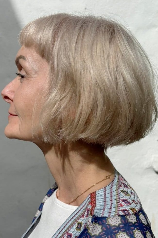 Chin Length French Bob With Blunt Bangs and Middle Parting — Classy Bob Haircuts with Bangs