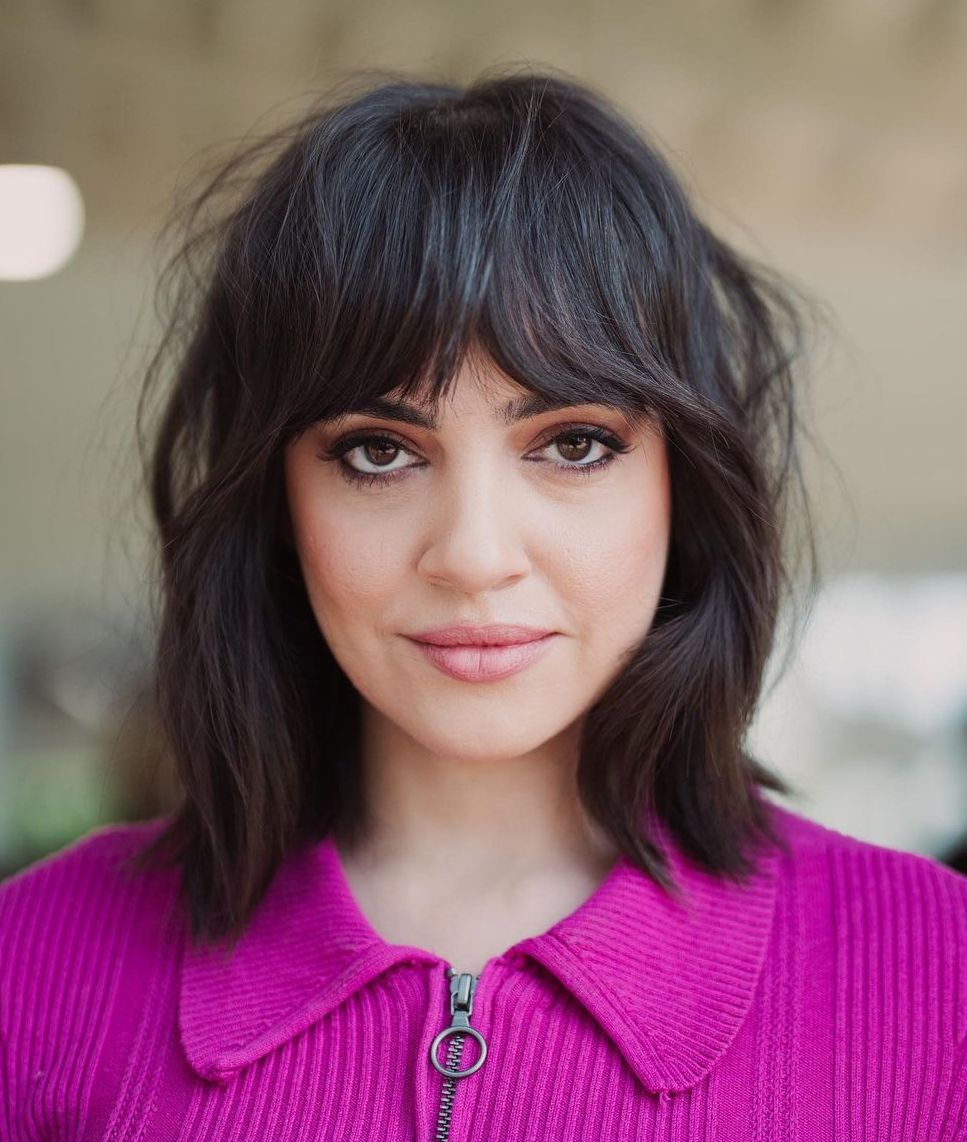 Collarbone Bob With Soft Curtain Bangs — Classy Bottleneck Bangs