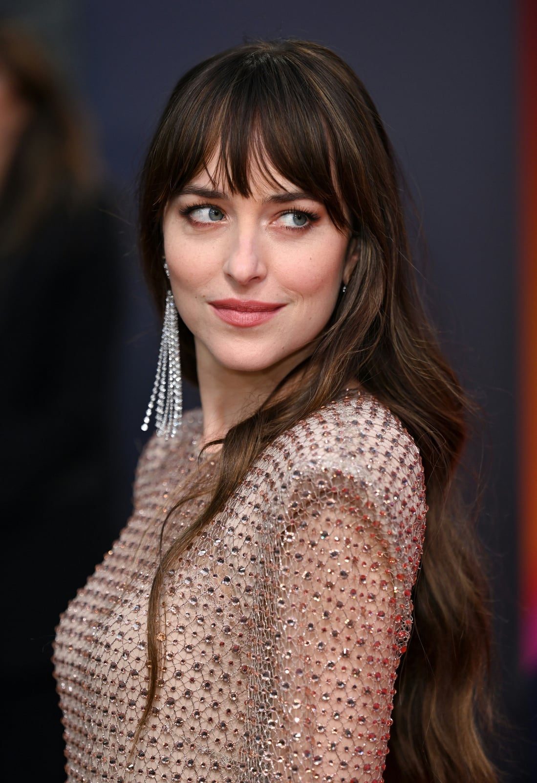 Mid-Back Wavy Brown With Classic Bottleneck Bangs — Classy Bottleneck Bangs