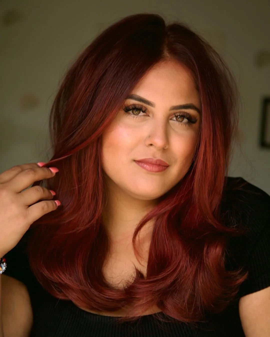 Collarbone Dark Red With Subtle Highlights — Classy Bright Red Hair