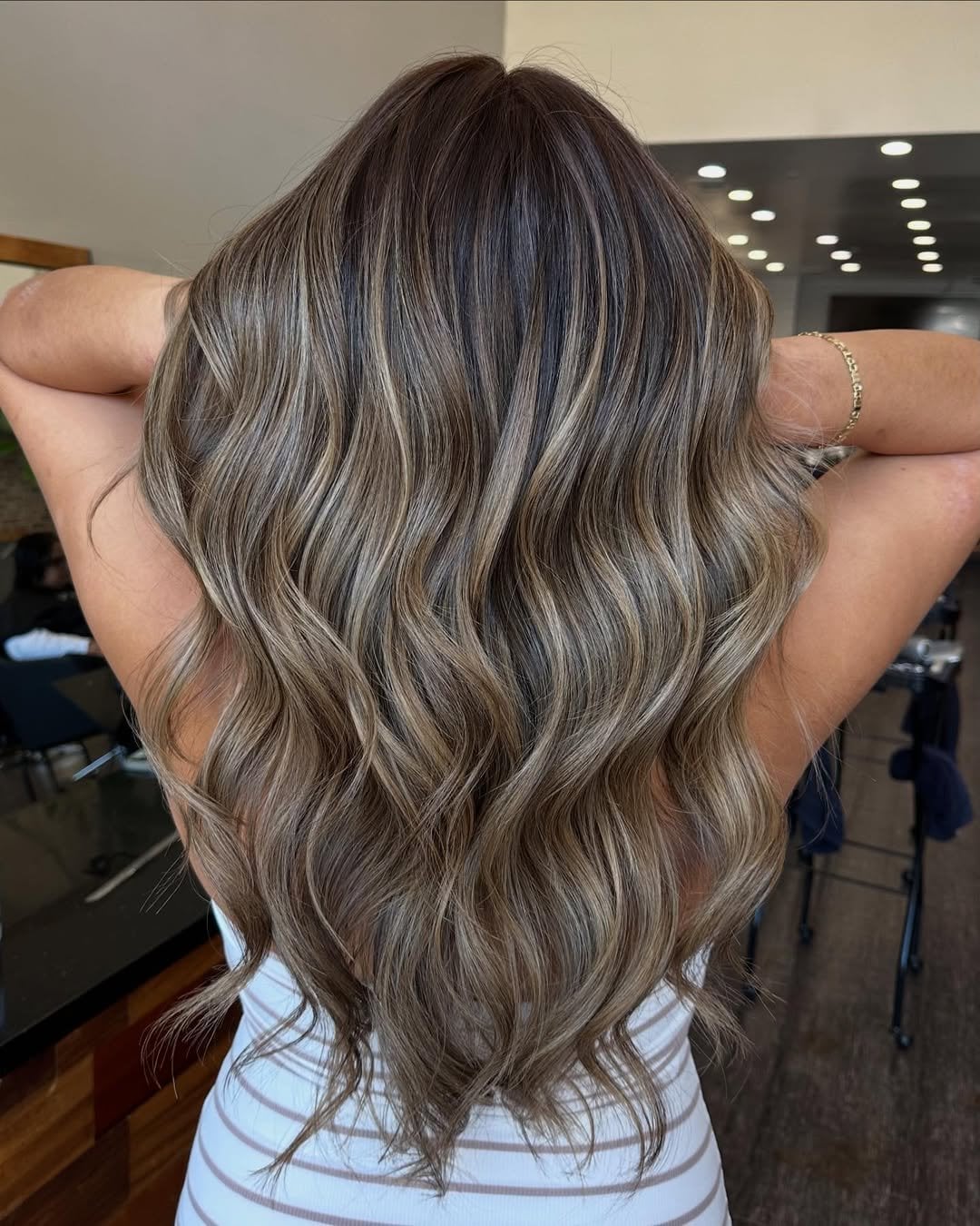 Mid-Back Bronde With Blonde Highlights and Wavy Thick — Classy Bronde Balayage