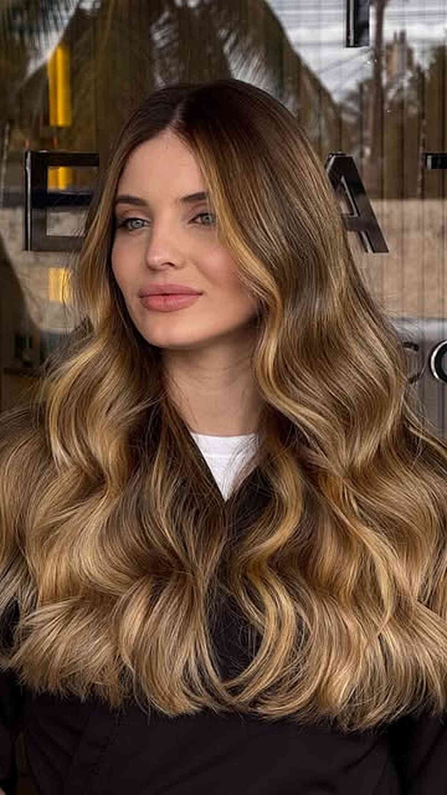 Collarbone Bronde Balayage With Wavy Blowout — Classy Bronde Balayage